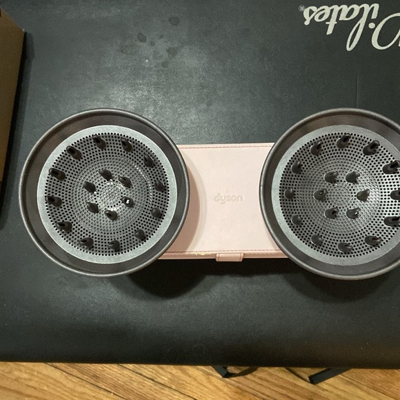 Dyson Hair Dryer Diffuser Tool / New No Box - Picture 2 of 3